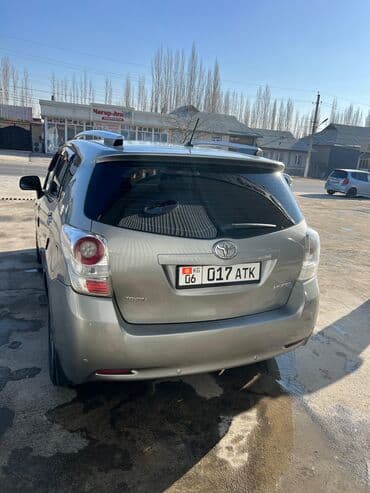 нисса примера: Компактвэн серебристого цвета с пятью дверями и просторным салоном — 4