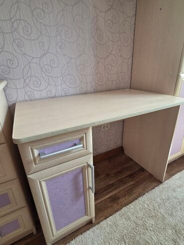 фиолетовая кухонная мебель: Спальный гарнитур, Б/у, Комод, Другая страна производитель, Платная доставка, Самовывоз, цвет - Розовый — 2