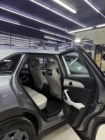BYD Yuan Up: 2025 г., Электромобиль, Кроссовер — 3