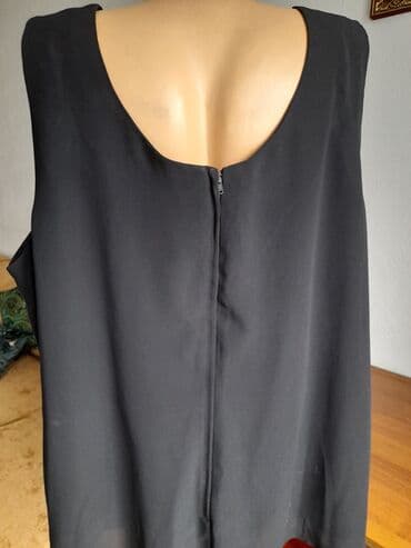 зимние женские парки: Продаю женские майки большого размера. В отличном состоянии — 2