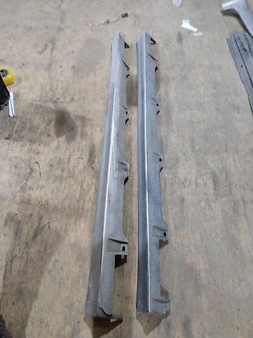 накладки порогов: Toyota — 1