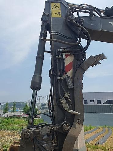 балон 9: Экскаватор, Volvo, 2018 г., Колесный — 2