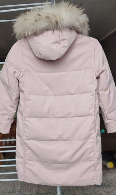 новый спортивный костюм: Куртка весенняя, тонкая. Мех натуральный, отстёгивается . состояние — 3