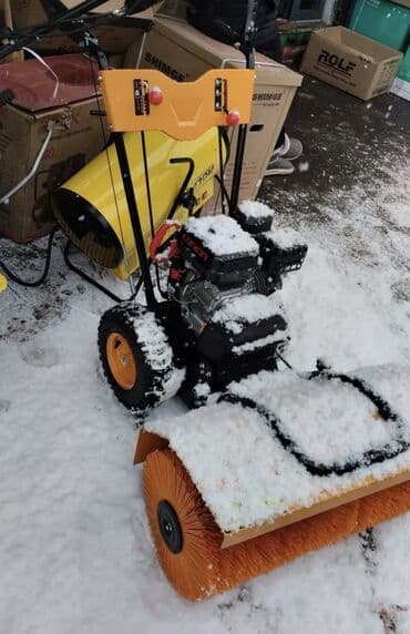 Снегоуборочная самоходная машина ROLF Бензиновая подметальная