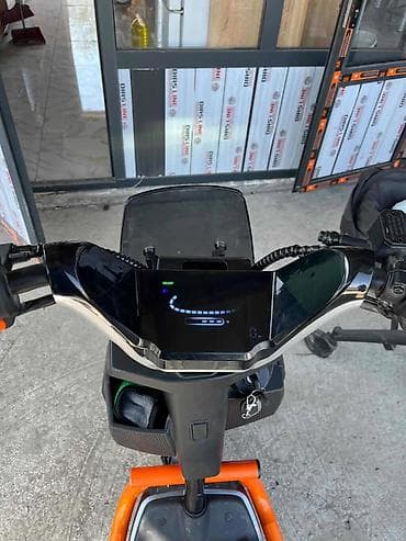 российские скутеры: Электроскутер (городской) с цифровой приборной панелью и кофром - — 3