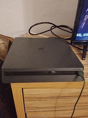 game console: Игровая приставка Sony PlayStation 4 Slim + два контроллера DualShock — 3