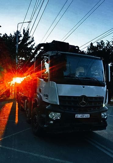 генаратор бензин: Бетон насосу, Mercedes-Benz, 2014 г., 40-60 м — 2