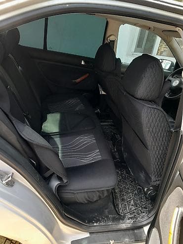 Volkswagen Bora: 1999 г., 2 л, Автомат, Бензин, Седан — 4