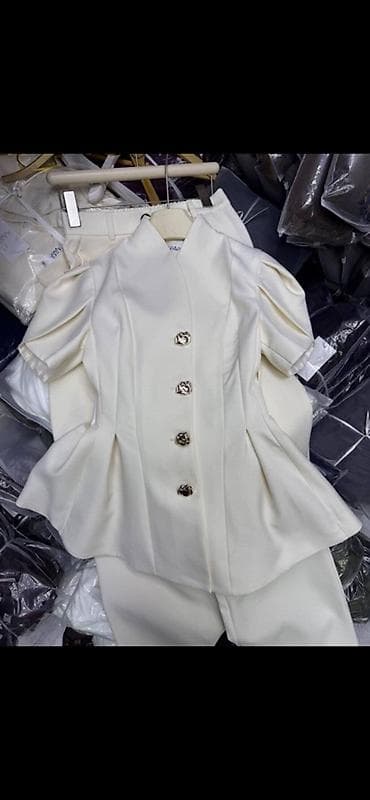 вечерное: Брючный костюм, Прямые, Пиджак, Made in KG, Осень-весна — 2