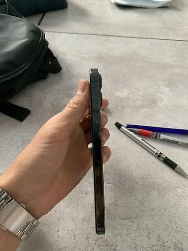 Техника и электроника: IPhone 13 Pro Max графитовый цвет - Экран 6.1", OLED Super Retina — 2