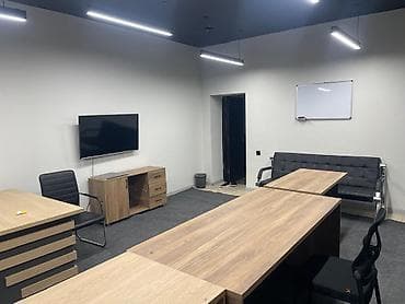 act building: Аренда офисов, 25 м², В административном здании, 1 линия, С системой безопасности — 4