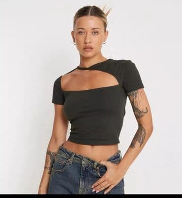 купальники з високою посадкою: Женская одежда, черный базовый набор: - Короткий топ с вырезом — 3