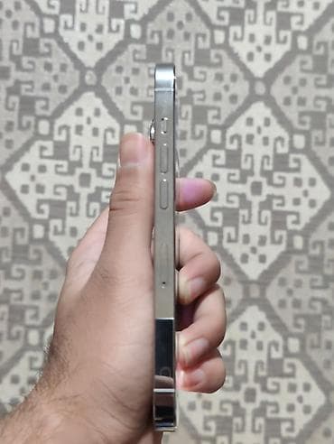 Техника и электроника: IPhone 14 Pro, Серебристый — 3