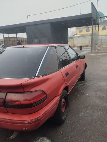 жип тук: Toyota Corolla: 1992 г., 1.6 л, Механика, Бензин, Хэтчбэк — 3