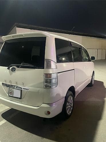 бивайди машина: Toyota Voxy: 2003 г., 2 л, Автомат, Бензин, Минивэн — 2