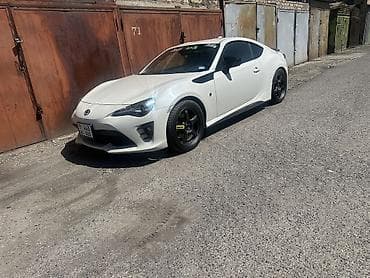 crown 2018: Toyota GT 86: 2017 г., 2 л, Механика, Бензин, Купе — 7