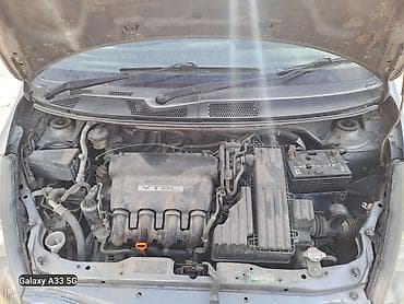 Транспорт: Honda Fit: 2004 г., 1.5 л, Бензин, Хэтчбэк — 5