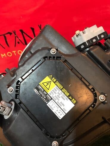 runx alex: Передняя левая фара Toyota Оригинал — 3