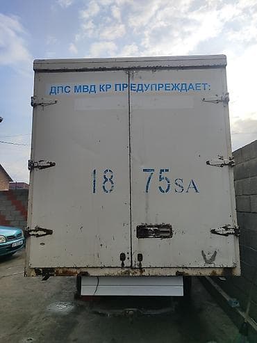 трак фуд: Будка Mercedes-Benz — 1