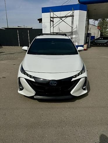 hybrid: Toyota Prius: 2017 г., 1.8 л, Вариатор, Гибрид, Хэтчбэк — 2