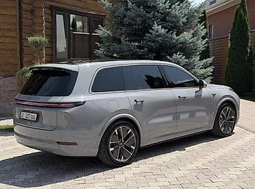 s 221: Lixiang L9: 2025 г., 1.5 л, Автомат, Гибрид, Кроссовер — 2
