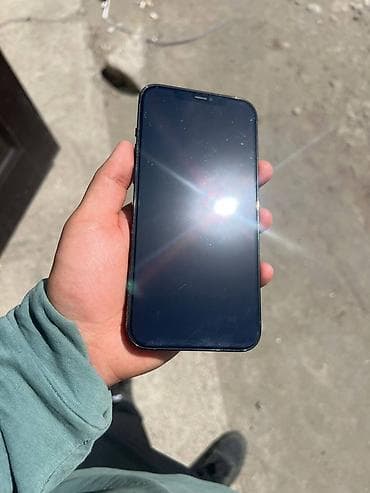 j5 2017: IPhone 12 Pro, Pacific Blue — 3