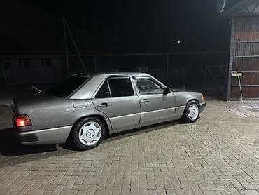 Mercedes-Benz W124: 1988 г., Механика, Дизель, Седан
