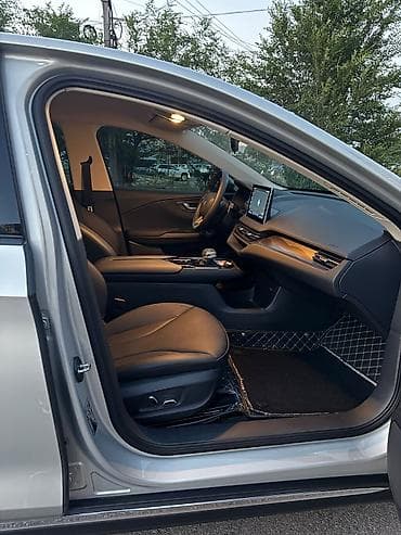 hongqi h5: Roewe : 2022 г., 5.5 л, Автомат, Электромобиль, Седан — 3