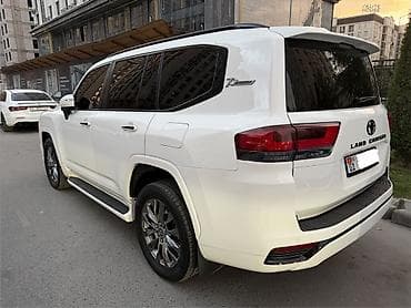 Toyota Land Cruiser: 2022 г., 3.5 л, Автомат, Бензин, Внедорожник — 7