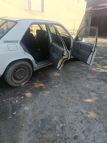 Унаа: Mercedes-Benz 190: 1991 г., 1.8 л, Кол менен иштөөчү, Бензин, Седан — 1
