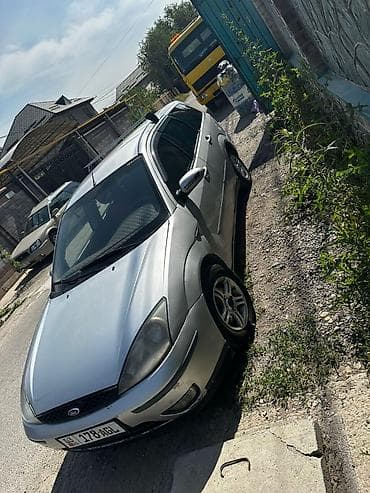 byd e7: Ford Focus: 2001 г., 2 л, Механика, Бензин, Универсал — 2