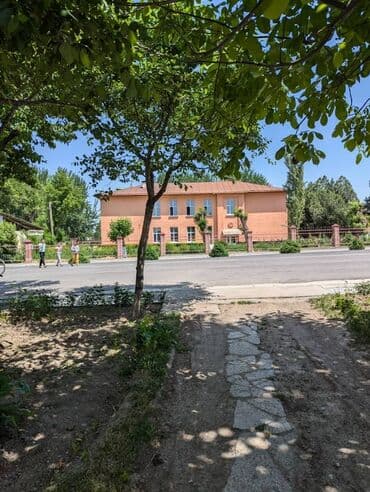 продаю дом полтовка: Ош облусу Кара-Суу району Отуз-Адыр айылынын борборунда 2 комнат — 6