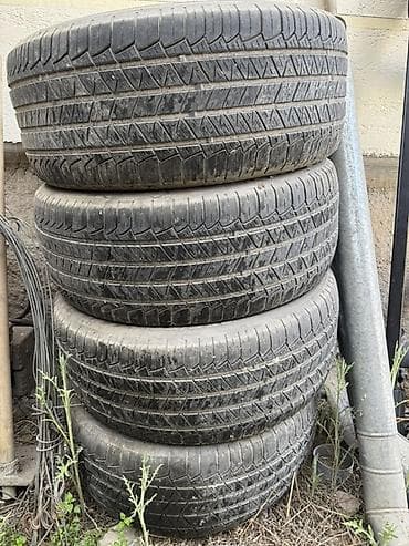 25555 r18: Продается комплект летних шин Характеристики: - Размер: 255/55 R18 - — 5