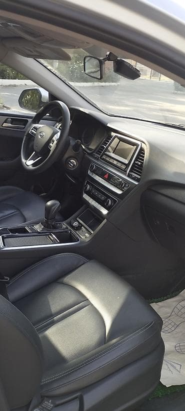 купить премиум авто: Hyundai Sonata: 2019 г., 2 л, Автомат, Газ, Седан — 4