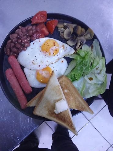 работа пасудамойка: Требуется повар универсал с опытом. Если есть не большой опыт, не — 1