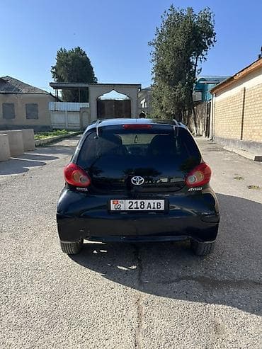 toyota ключ: Toyota Aygo: 2009 г., 0.1 л, Механика, Бензин, Хэтчбэк — 4