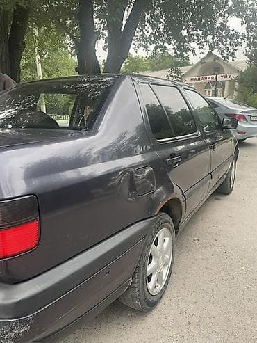 ford focus 2001: Volkswagen Vento: 1995 г., 1.8 л, Механика, Бензин, Седан — 8