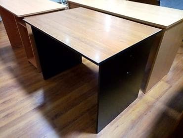 стол для письма: Письменный стол, Б/у — 7