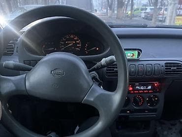 Продажа авто: Nissan Micra: 1993 г., Автомат, Бензин, Хэтчбэк — 4
