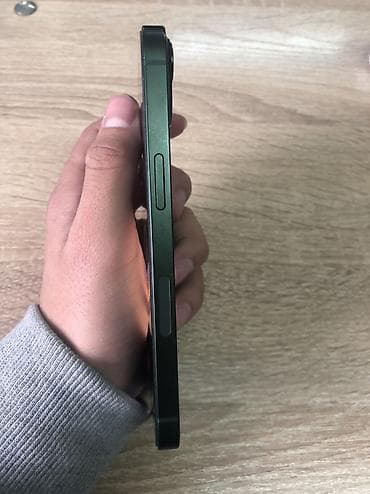 IPhone 13, Б/у, 128 ГБ, Зеленый, Зарядное устройство, Защитное стекло, Чехол, 75 %