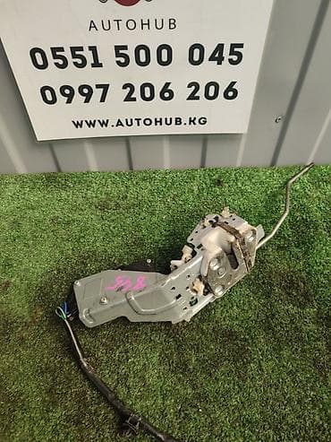 key maker: Замок двери передний правый для Mazda Demio DW3W, двигатель 1.3, год — 1