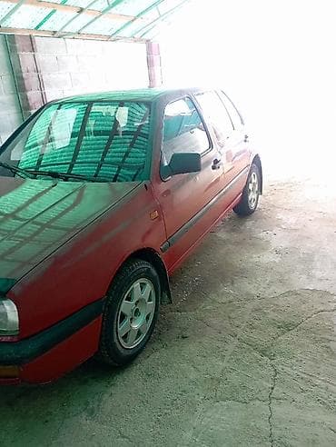 Volkswagen Golf: 1995 г., 1.8 л, Механика, Бензин, Хэтчбэк