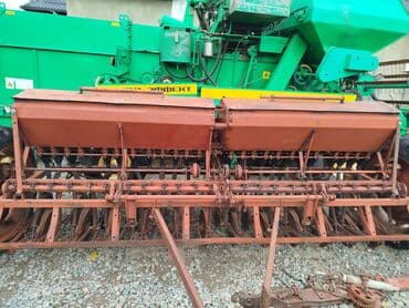 контиционер для трактор: Зерновая сеялка привазной широко рядный хор состоянии — 2
