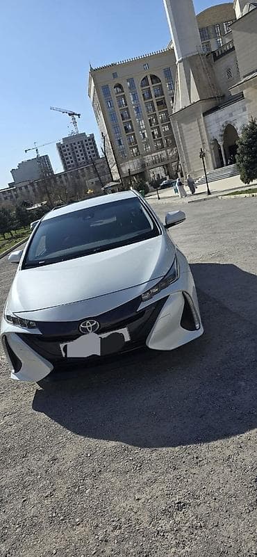 Toyota Prius: 2019 г., 1.8 л, Вариатор, Гибрид, Лифтбек