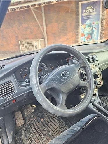 195 65: Toyota Carina E: 1995 г., 1.8 л, Механика, Бензин, Хэтчбэк — 4