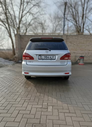 Toyota Ipsum: 2003 г., 2.4 л, Автомат, Бензин, Минивэн