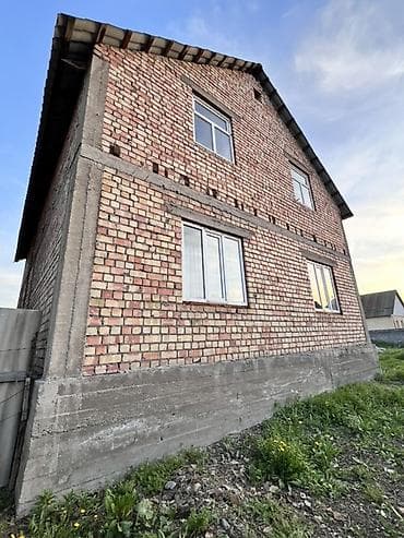 участое: Продаётся капитальный жилой дом из кирпича. Основные характеристики — 3