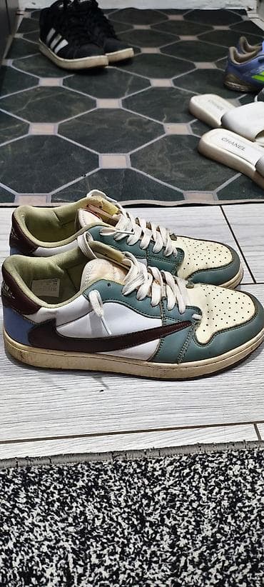 nike react: Кроссовки Nike Air Jordan 1 Low (модель с классическим логотипом Wings — 2