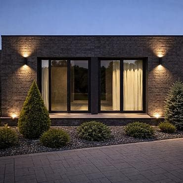 светильники для уличного освещения: Нужны мастера по покраске фасада. Стена -цементная шпаклевка белая. 2 — 1