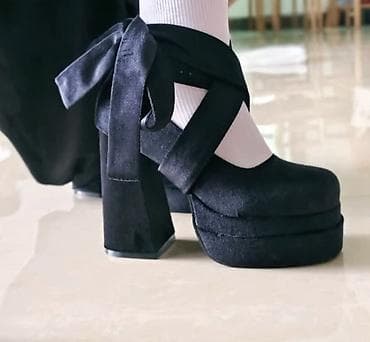 продаю женскую обувь: Продаются туфли 37 размер Новые,в комплекте: бант и застежка Не — 2